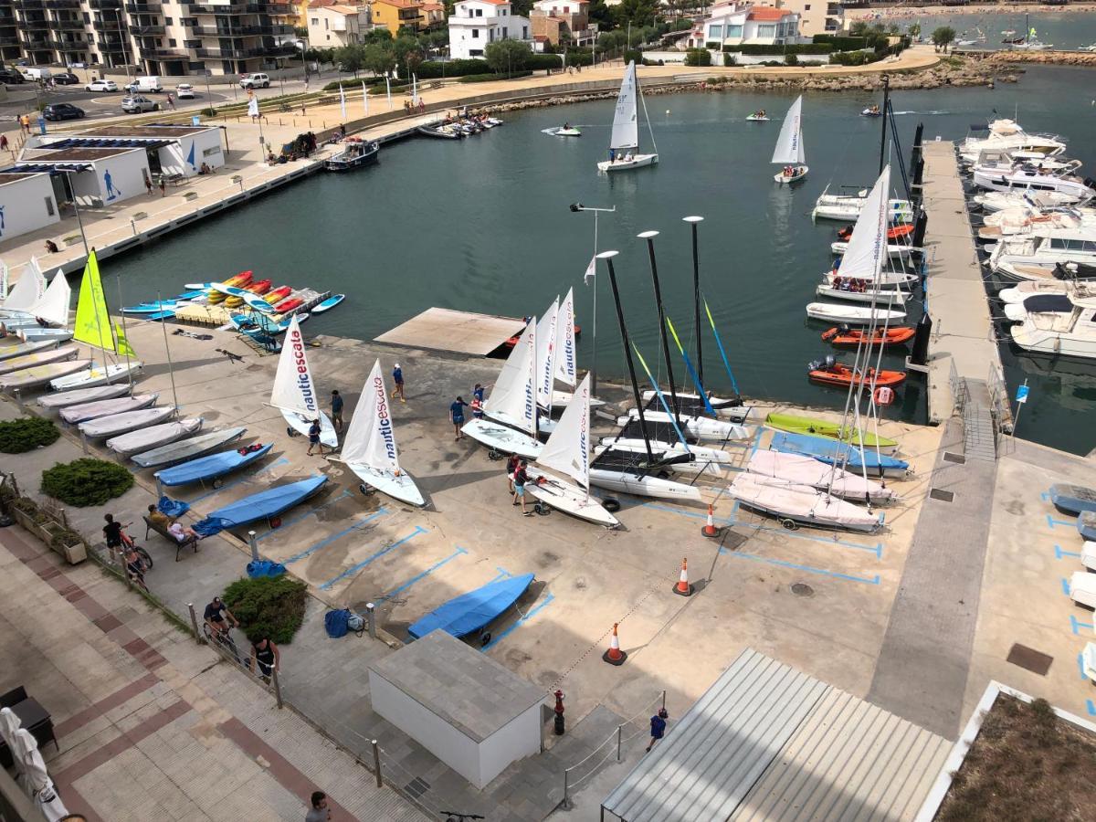 Solo Atico Guest Suites L' Escala Luaran gambar