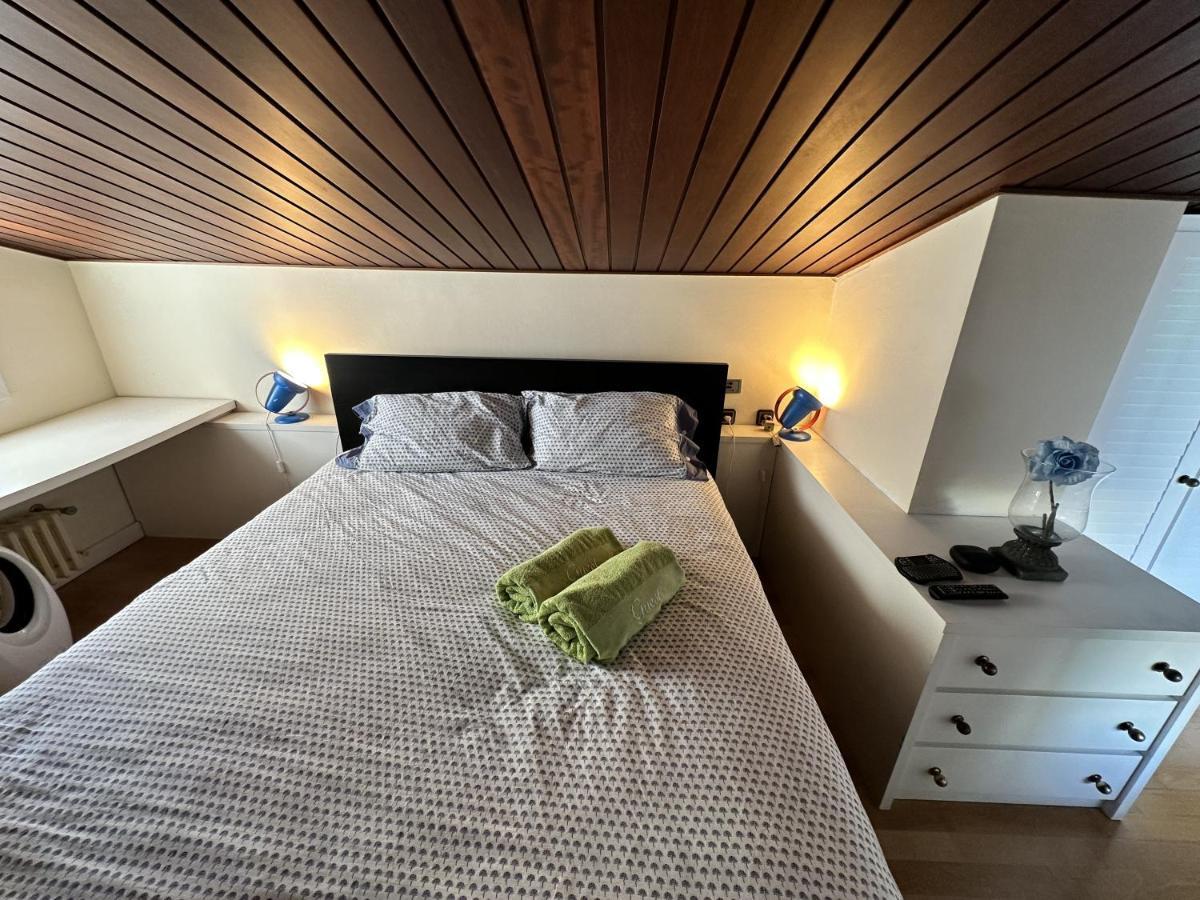 Solo Atico Guest Suites L' Escala Luaran gambar