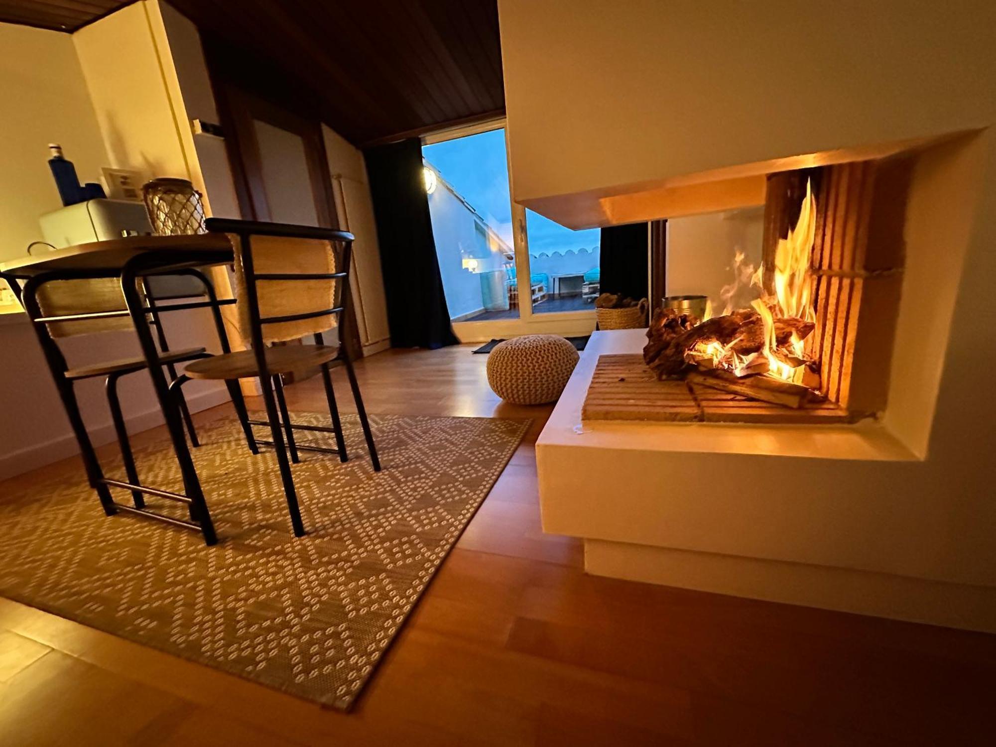 Solo Atico Guest Suites L' Escala Luaran gambar