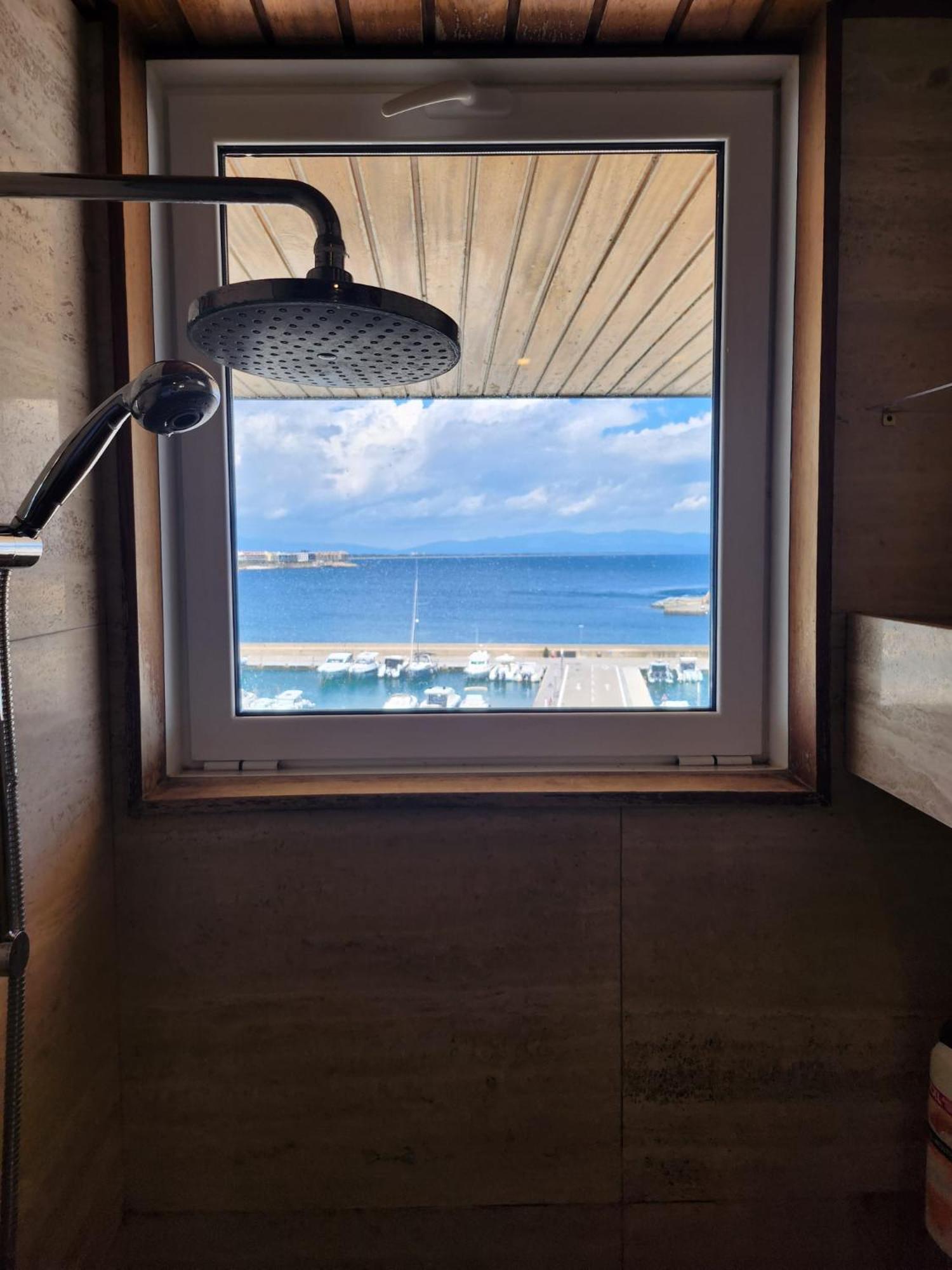 Solo Atico Guest Suites L' Escala Luaran gambar