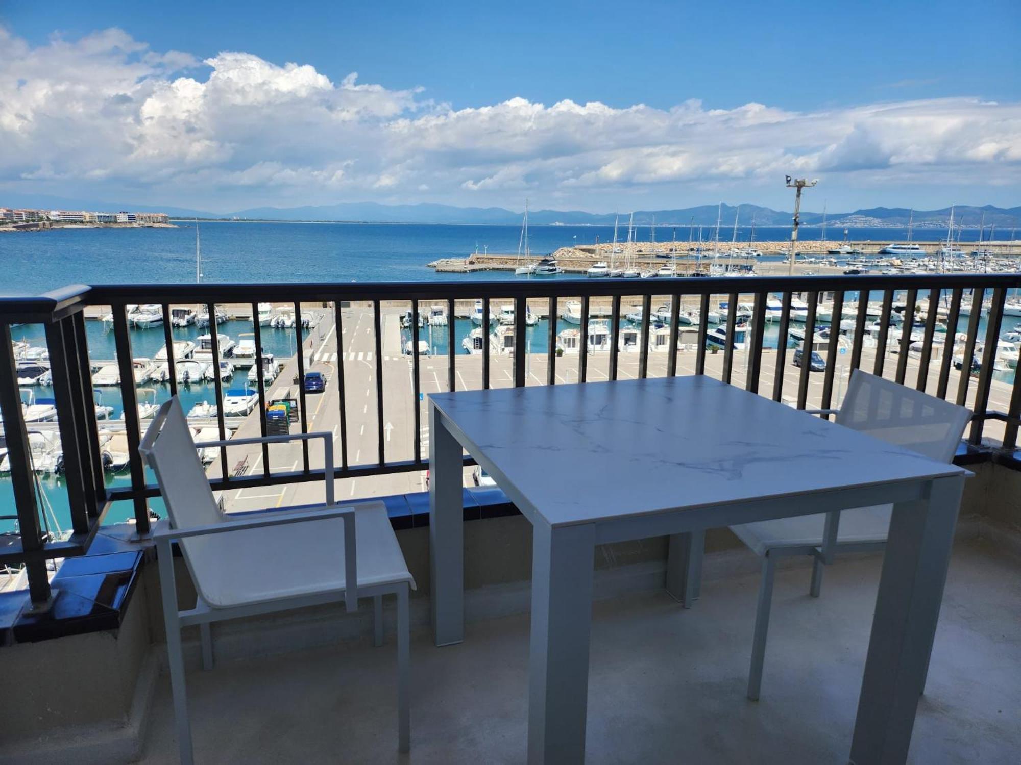 Solo Atico Guest Suites L' Escala Luaran gambar
