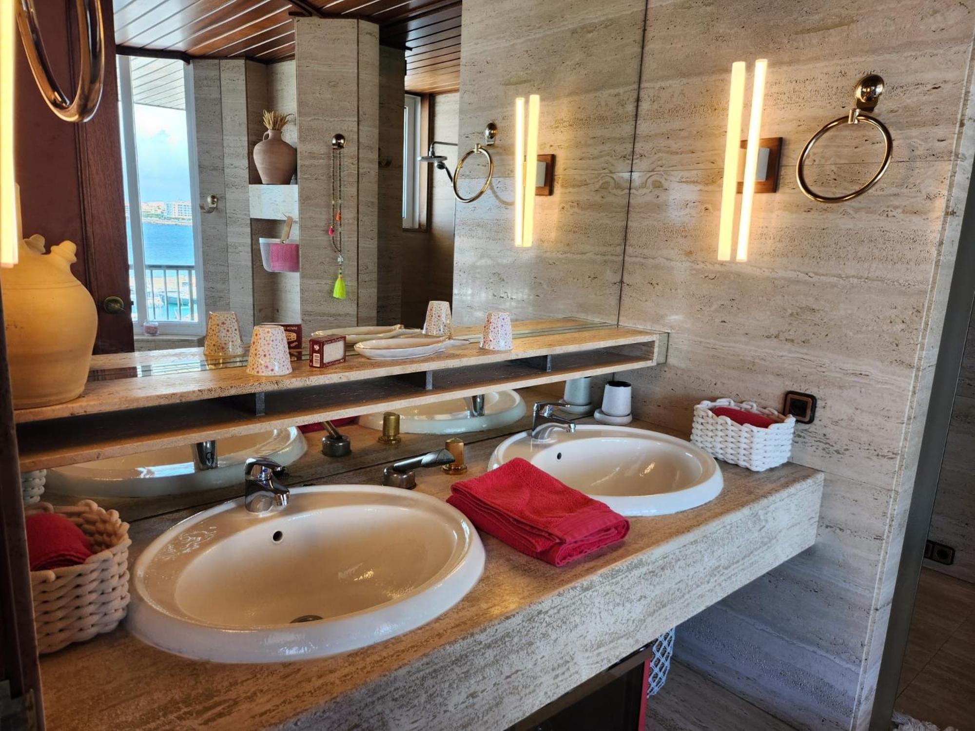 Solo Atico Guest Suites L' Escala Luaran gambar