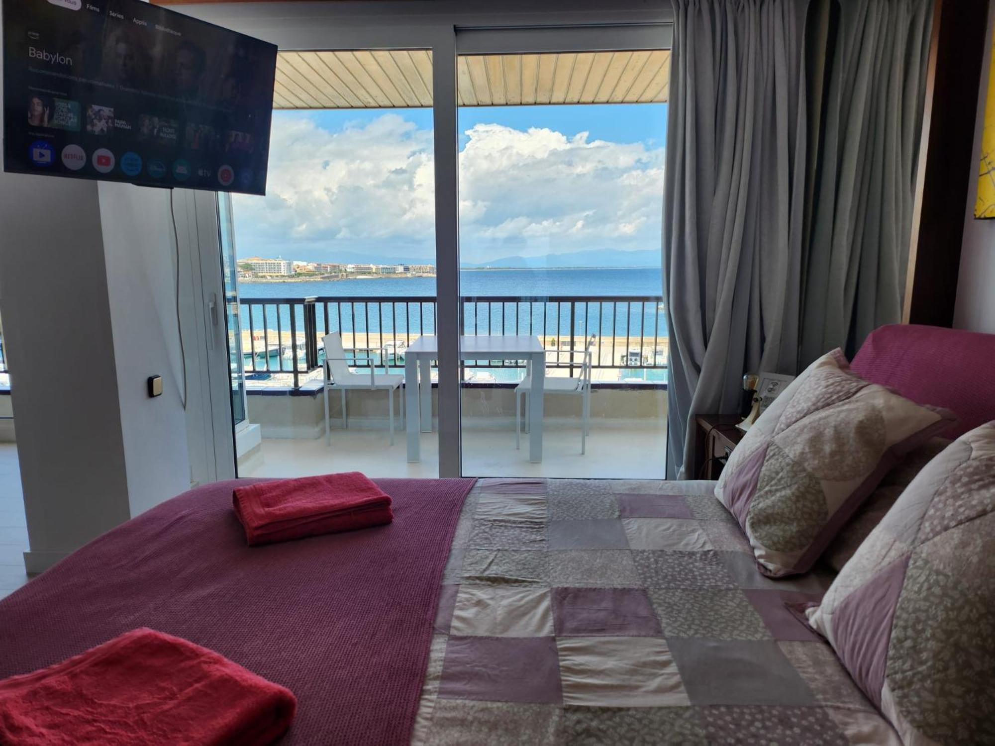Solo Atico Guest Suites L' Escala Luaran gambar